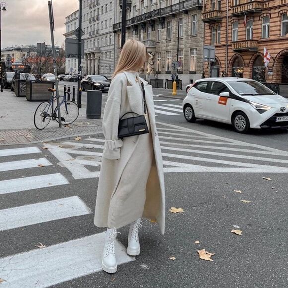 All white heeled boots - Picture 3 of 10